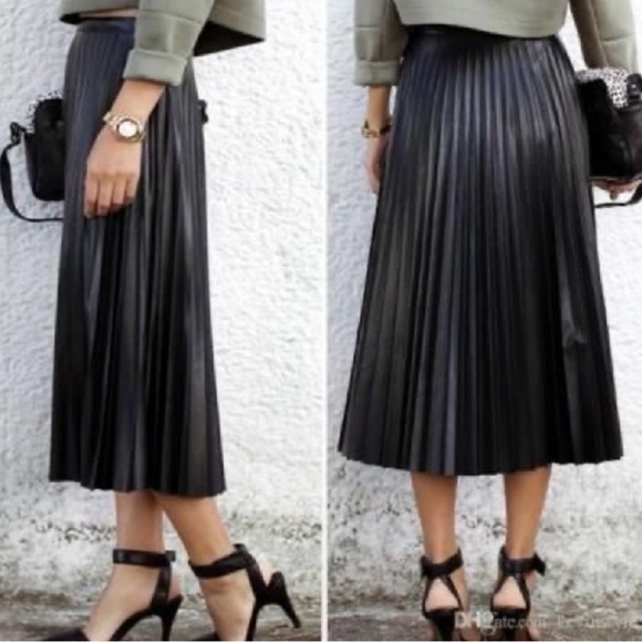 7 For All Mankind Black Pleated Faux Leather Midi Skirt - Picture 6 of 9